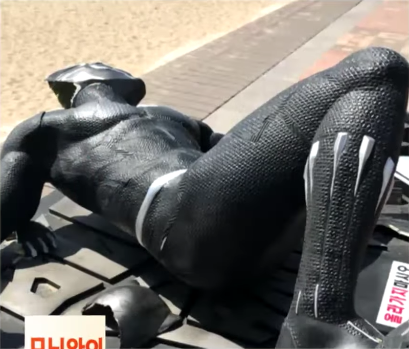 Illustration for article titled Another Black Panther Statue Destroyed In South Korea